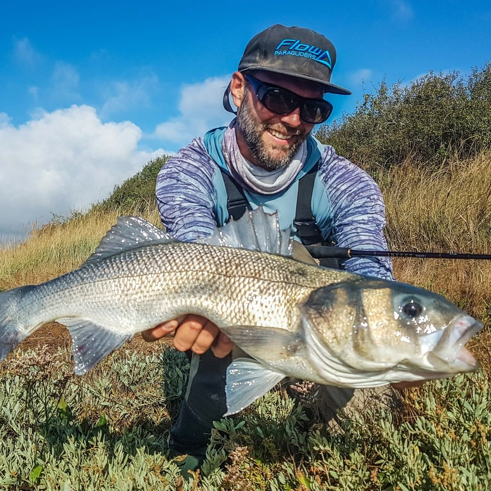 Gavin Lebreton guide de pêche du bord dans le Morbihan Bretagne